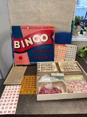 Vintage 1950d Bingo Game Set - Blue and Red